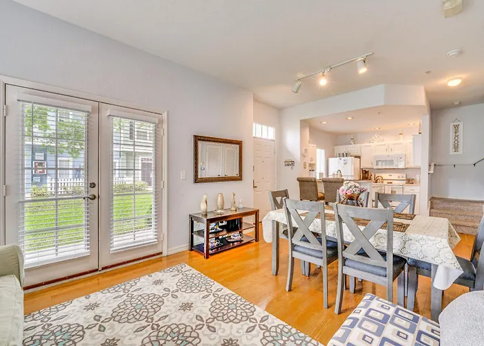 11 Mi To Disney: Venetian Bay Villages Townhome!