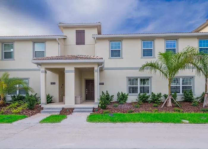 Stunning Townhouses 5 Minutes Away Disney!